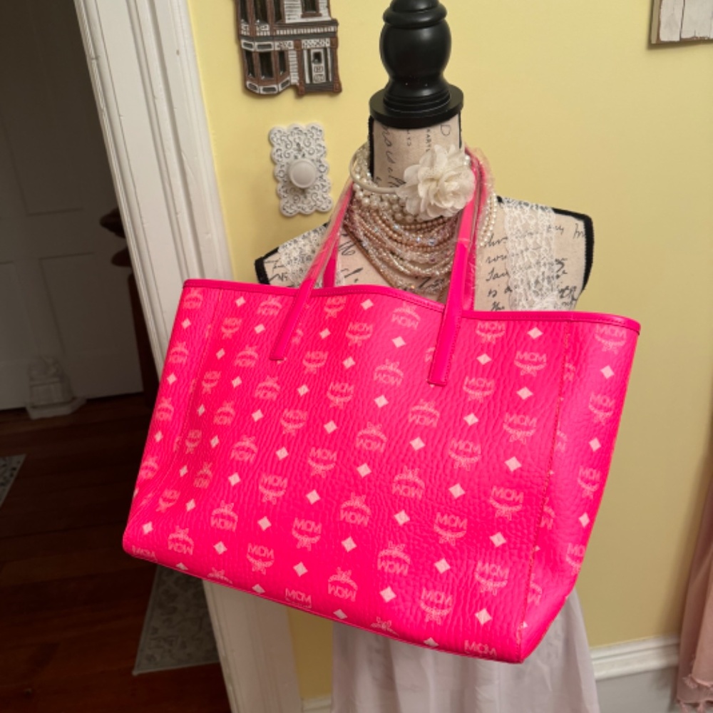 πππNWT MCM πNeonπ Pink Visetos Coated Canvas Portuna Shopper Tote - Picture 8 of 15